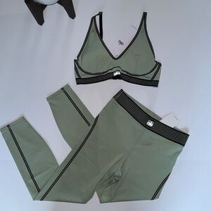 - Alo Olive Green Matching Set!🫒🙌🔥 Size: M